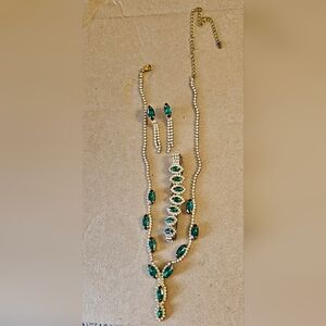 Elegant Silver and Green Jewelry Set